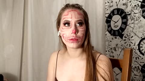 Hey Guys My name is Vivienne online show from 10/17/25, 09:34