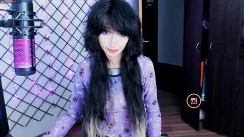 Snapshot of yoshino_san chatting on 01/08/25, 11:19 you can call me Andy or yoshi 3 online show from 01/08/25, 11:19