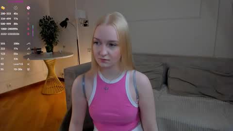 Elizabeth brunette -- Darline blonde  online show from 01/10/26, 07:04