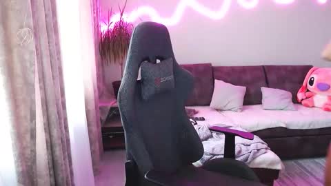 Bella online show from 10/26/25, 08:09