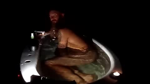 Snapshot of youllfall4me chatting on 10/31/25, 05:30 youllfall4me online show from 10/31/25, 05:30