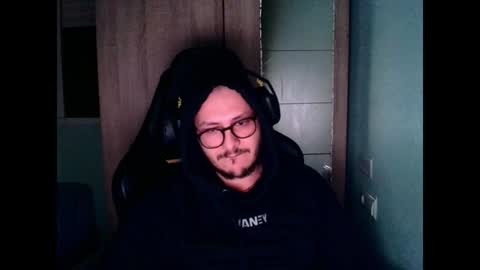 Snapshot of younromki chatting on 02/06/25, 11:58 A... online show from 02/06/25, 11:58