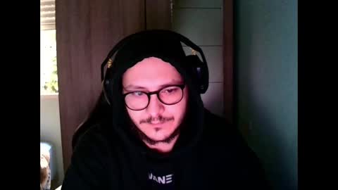 Snapshot of younromki chatting on 02/13/25, 11:39 A... online show from 02/13/25, 11:39