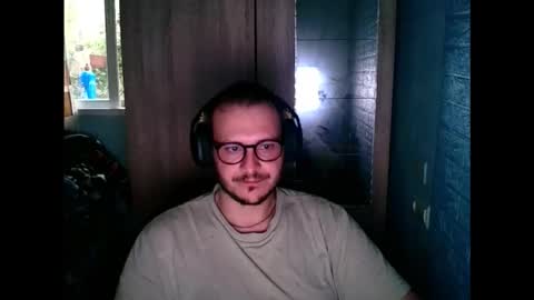 Snapshot of younromki chatting on 02/11/26, 08:41 A... online show from 02/11/26, 08:41