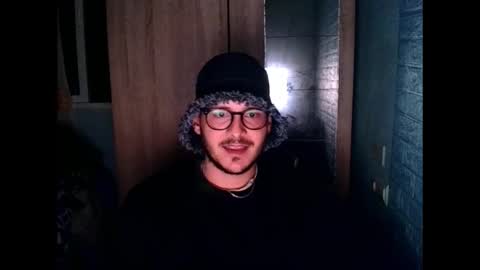 Snapshot of younromki chatting on 02/11/26, 09:31 A... online show from 02/11/26, 09:31