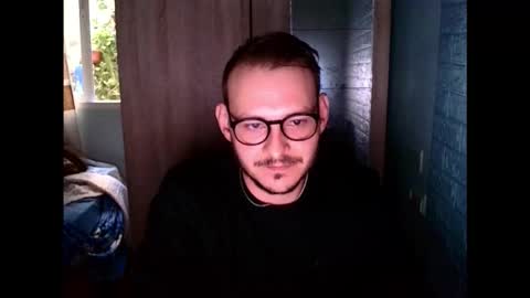 Snapshot of younromki chatting on 02/12/26, 09:37 A... online show from 02/12/26, 09:37