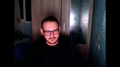 Snapshot of younromki chatting on 02/13/26, 12:39 A... online show from 02/13/26, 12:39