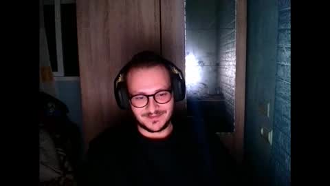 Snapshot of younromki chatting on 02/17/26, 06:47 A... online show from 02/17/26, 06:47