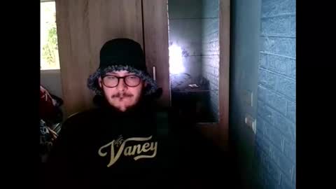 Snapshot of younromki chatting on 03/14/26, 01:05 A... online show from 03/14/26, 01:05