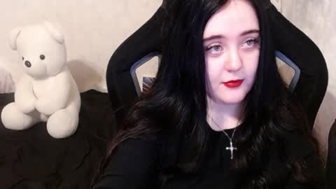 Snapshot of your_8a8y chatting on 12/18/24, 11:24 your_8a8y online show from 12/18/24, 11:24