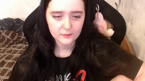 Snapshot of your_8a8y chatting on 09/16/25, 12:17 your_8a8y online show from 09/16/25, 12:17