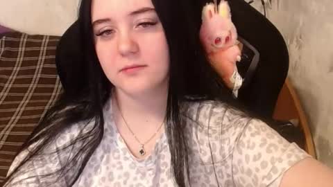 Snapshot of your_8a8y chatting on 09/22/25, 06:59 your_8a8y online show from 09/22/25, 06:59