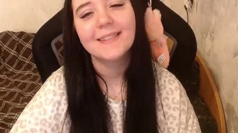 Snapshot of your_8a8y chatting on 09/23/25, 09:34 your_8a8y online show from 09/23/25, 09:34