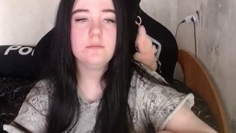 Snapshot of your_8a8y chatting on 10/09/25, 10:02 your_8a8y online show from 10/09/25, 10:02