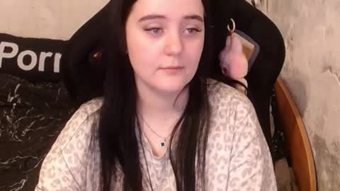 Snapshot of your_8a8y chatting on 10/16/25, 10:49 your_8a8y online show from 10/16/25, 10:49