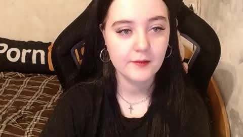 Snapshot of your_8a8y chatting on 10/27/25, 11:36 your_8a8y online show from 10/27/25, 11:36