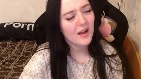 Snapshot of your_8a8y chatting on 10/30/25, 08:16 your_8a8y online show from 10/30/25, 08:16