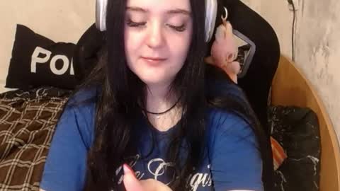 Snapshot of your_8a8y chatting on 11/05/25, 04:01 your_8a8y online show from 11/05/25, 04:01