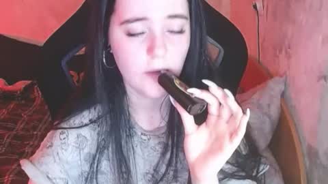 Snapshot of your_8a8y chatting on 11/27/25, 11:45 your_8a8y online show from 11/27/25, 11:45