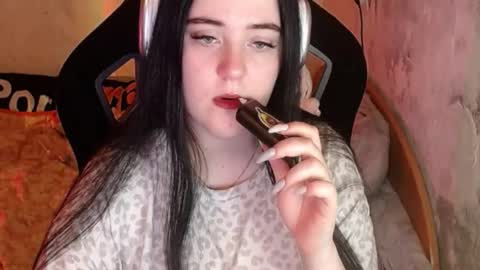 Snapshot of your_8a8y chatting on 11/30/25, 08:35 your_8a8y online show from 11/30/25, 08:35