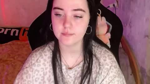 Snapshot of your_8a8y chatting on 12/02/25, 05:13 your_8a8y online show from 12/02/25, 05:13