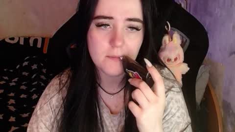 Snapshot of your_8a8y chatting on 12/22/25, 02:41 your_8a8y online show from 12/22/25, 02:41