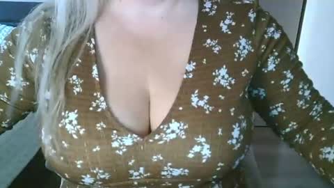 Snapshot of your__maria chatting on 07/13/26, 05:10 Maria Love online show from 07/13/26, 05:10