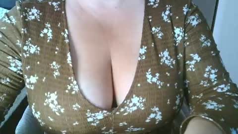 Snapshot of your__maria chatting on 07/21/26, 09:33 Maria Love online show from 07/21/26, 09:33