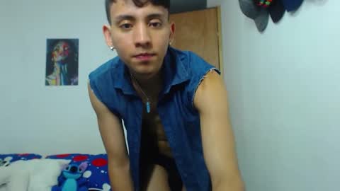Snapshot of your_boy_hot chatting on 05/21/26, 01:01 your boy online show from 05/21/26, 01:01