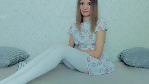 Snapshot of your_caramelka chatting on 01/11/25, 11:12 Lily online show from 01/11/25, 11:12