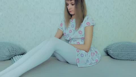 Snapshot of your_caramelka chatting on 01/14/25, 06:34 Lily online show from 01/14/25, 06:34