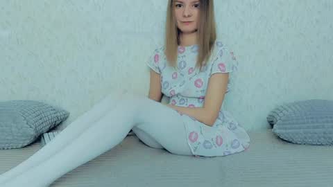 Snapshot of your_caramelka chatting on 01/17/25, 12:31 Lily online show from 01/17/25, 12:31