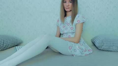 Snapshot of your_caramelka chatting on 02/26/25, 04:47 Lily online show from 02/26/25, 04:47