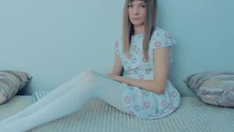 Snapshot of your_caramelka chatting on 09/11/25, 10:37 Lily online show from 09/11/25, 10:37