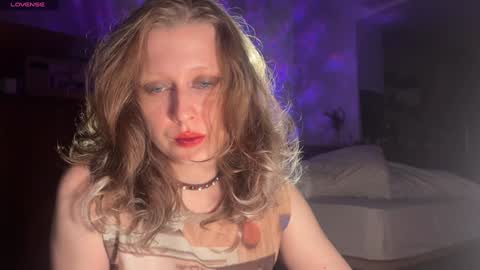 Snapshot of your_coraline_ chatting on 12/24/24, 02:44 your_coraline_ online show from 12/24/24, 02:44