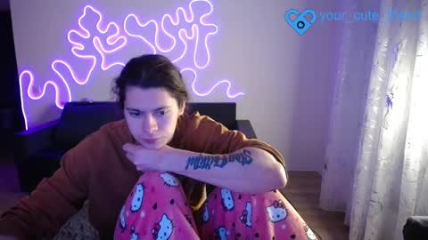 Snapshot of your_cute_friend chatting on 02/23/26, 03:20 Fansly online show from 02/23/26, 03:20