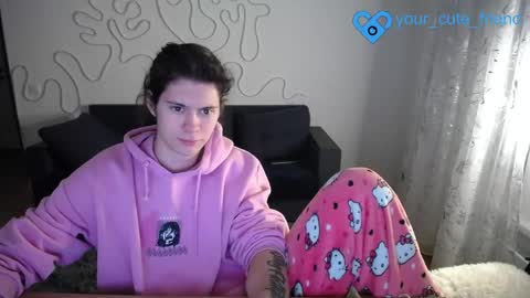 Snapshot of your_cute_friend chatting on 03/24/26, 07:41 Fansly online show from 03/24/26, 07:41