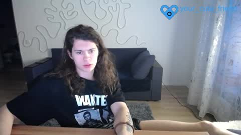 Snapshot of your_cute_friend chatting on 03/25/26, 04:02 Fansly online show from 03/25/26, 04:02