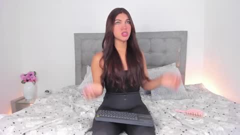 Eliza online show from 01/28/25, 02:11