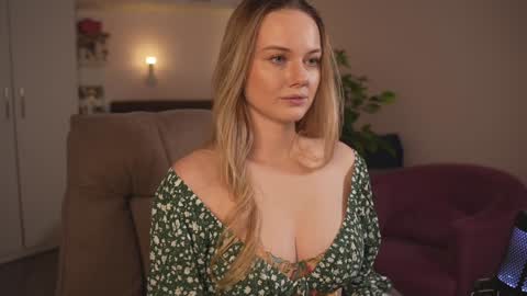 Snapshot of your_kat chatting on 12/03/24, 05:12 Katherine online show from 12/03/24, 05:12