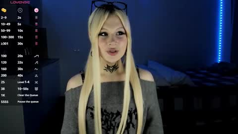 Snapshot of your_little_eva chatting on 03/06/25, 10:04 Eva online show from 03/06/25, 10:04