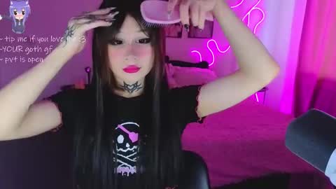 Snapshot of your_little_eva chatting on 02/19/26, 12:01 Eva online show from 02/19/26, 12:01