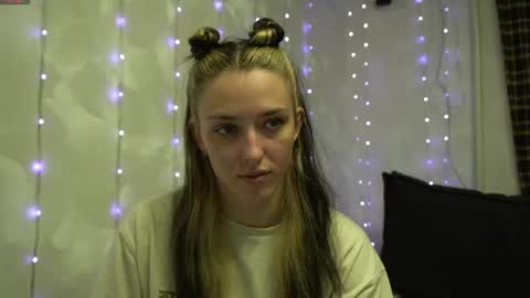 Meri  online show from 04/21/26, 08:12