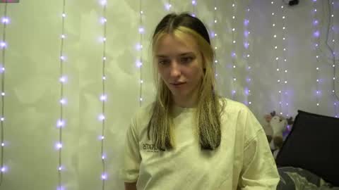 Meri  online show from 04/23/26, 07:27