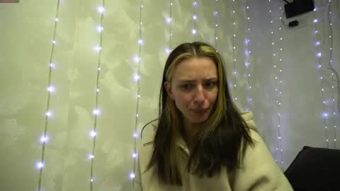 Snapshot of your_little_flexible_girl chatting on 04/28/26, 07:52 Meri online show from 04/28/26, 07:52