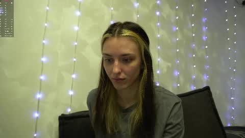 Snapshot of your_little_flexible_girl chatting on 04/30/26, 08:57 Meri online show from 04/30/26, 08:57