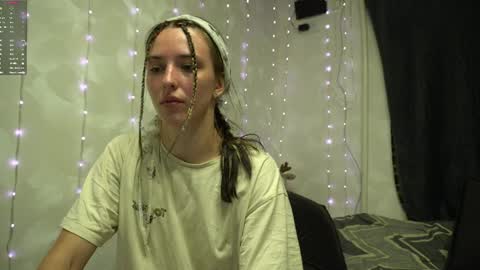 Snapshot of your_little_flexible_girl chatting on 05/09/26, 08:03 Meri online show from 05/09/26, 08:03