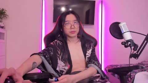 Han   online show from 11/28/25, 10:07