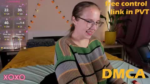 Snapshot of your_pennyy_ chatting on 10/15/25, 07:47 Pennyy online show from 10/15/25, 07:47