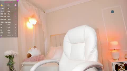 your_petite18 online show from 06/08/26, 11:38